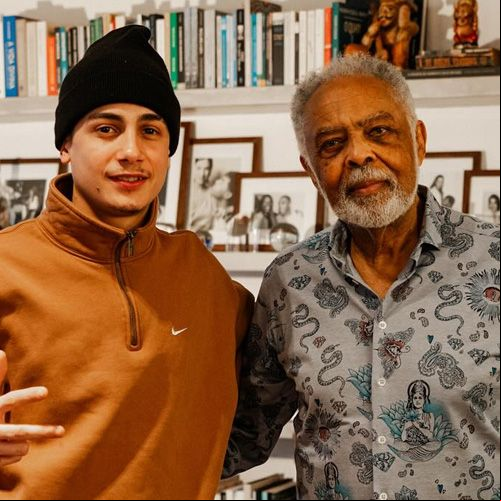 Mc Hariel e Gilberto Gil (Foto/Reprodução: Pinterest)